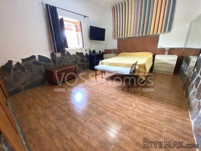 NEW TO VOSS HOMES - GREAT B&B / GUEST HOUSE BUSINESS . Semi.. - 16