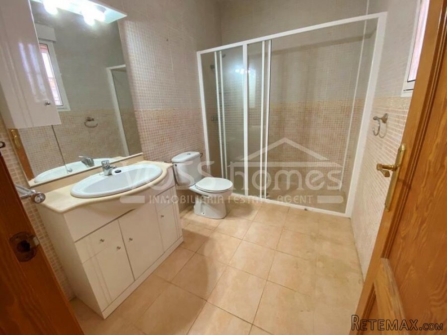 NEW LISTING TO VOSS HOMES - A larger than average 4 bed, 2.. - 7