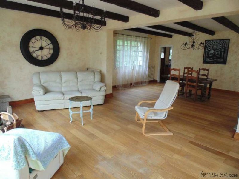 7 Bedroom House For Sale - 2