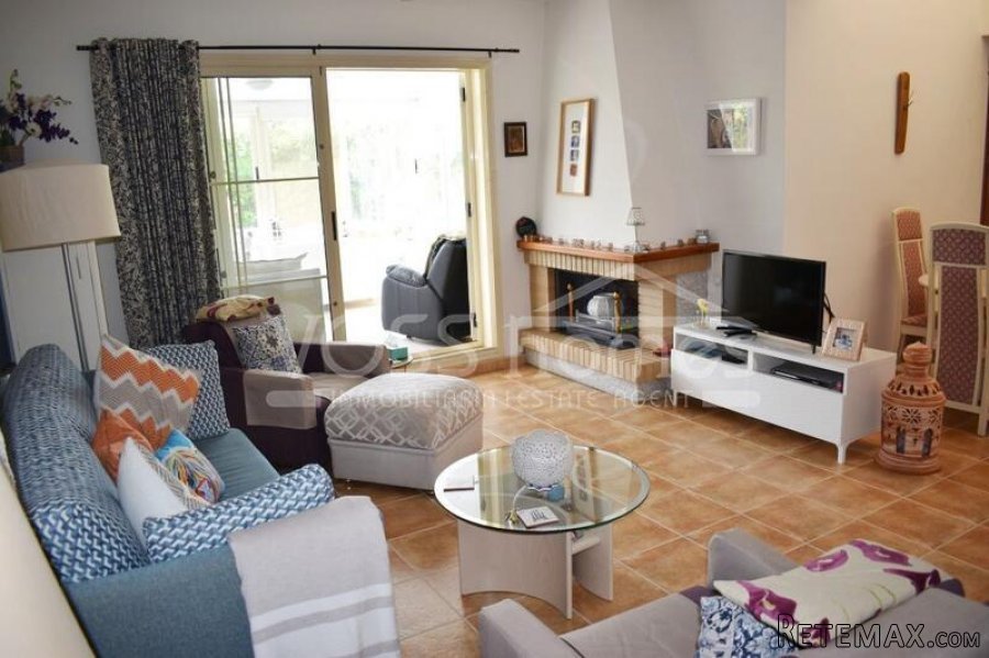 NEW & EXCLUSIVE TO VOSS HOMES - An immaculately maintained.. - 18