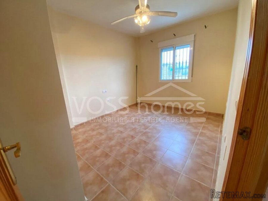 NEW LISTING TO VOSS HOMES - A larger than average 4 bed, 2.. - 8