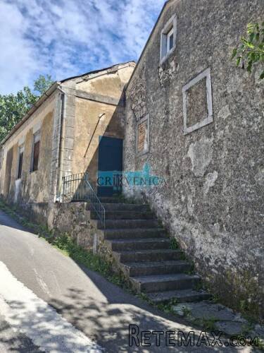 GRIŽANE - STARINA SA POTENCIJALOM