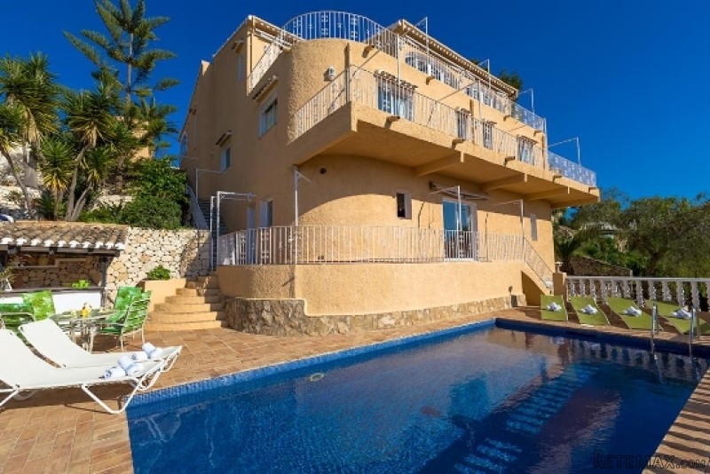 5 Bedrooms - Villa - Alicante - For Sale
