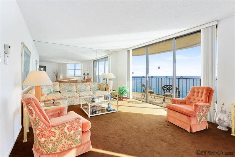 2 bedroom Residence For Sale: Singer.. - 2