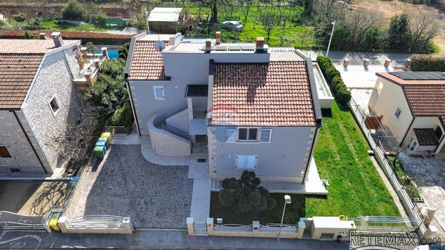 Istra, Kaštelir-Labinci - samostojeća kuća sa 3 stana, pogle - 2