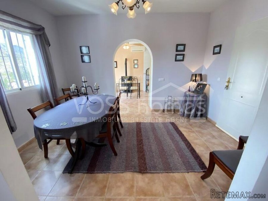 NEW & EXCLUSIVE TO VOSS HOMES - A lovingly maintained &.. - 4