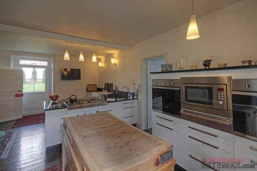 Lezay (79) For sale - Superb maison de maître with luxury 5.. - 6