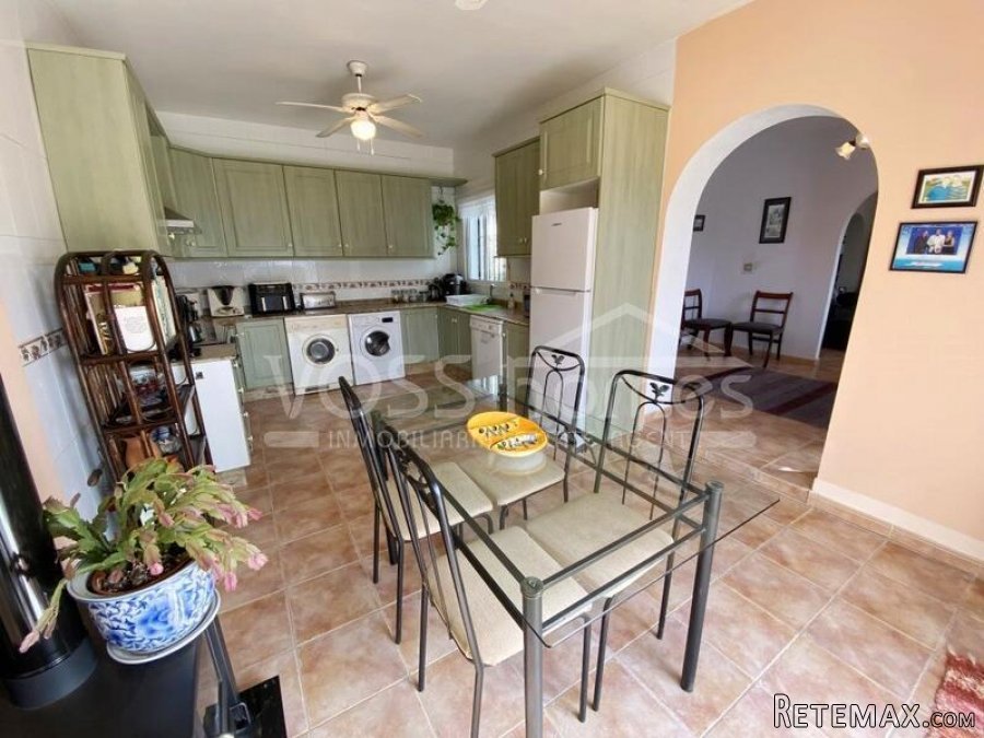 NEW & EXCLUSIVE TO VOSS HOMES - A lovingly maintained &.. - 6