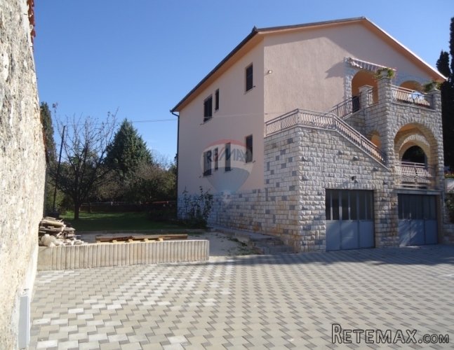 Istra,Pula, kuća sa 4 stana - 3