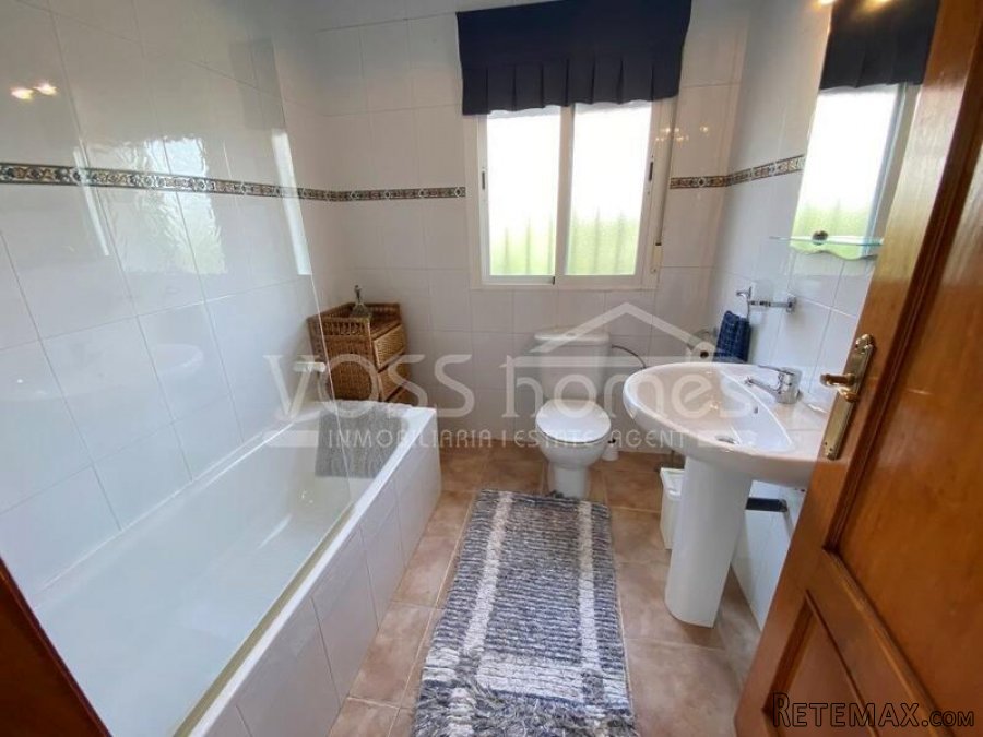 NEW & EXCLUSIVE TO VOSS HOMES - A lovingly maintained &.. - 10