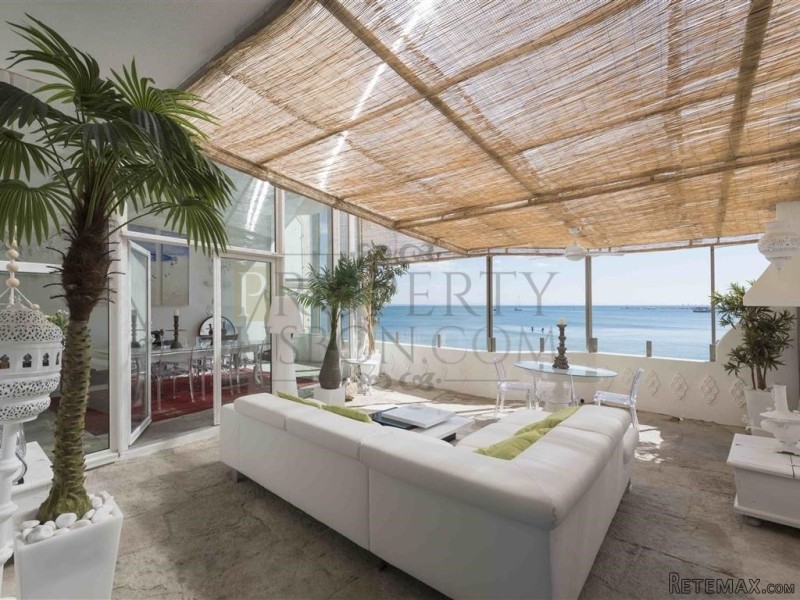 Fully Renovated T4 Cascais Apartment..