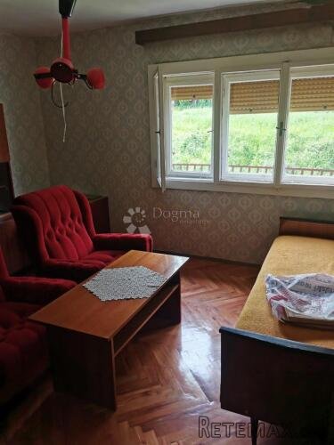 Petrinja, samostojeća kuća, 2200 m2 okućnice - 2