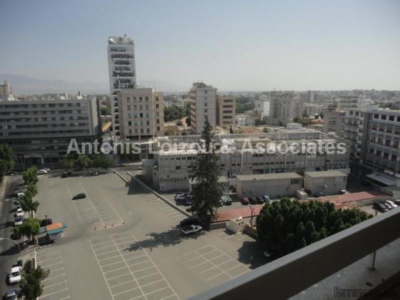 Three Bedroom Large Apartment in..