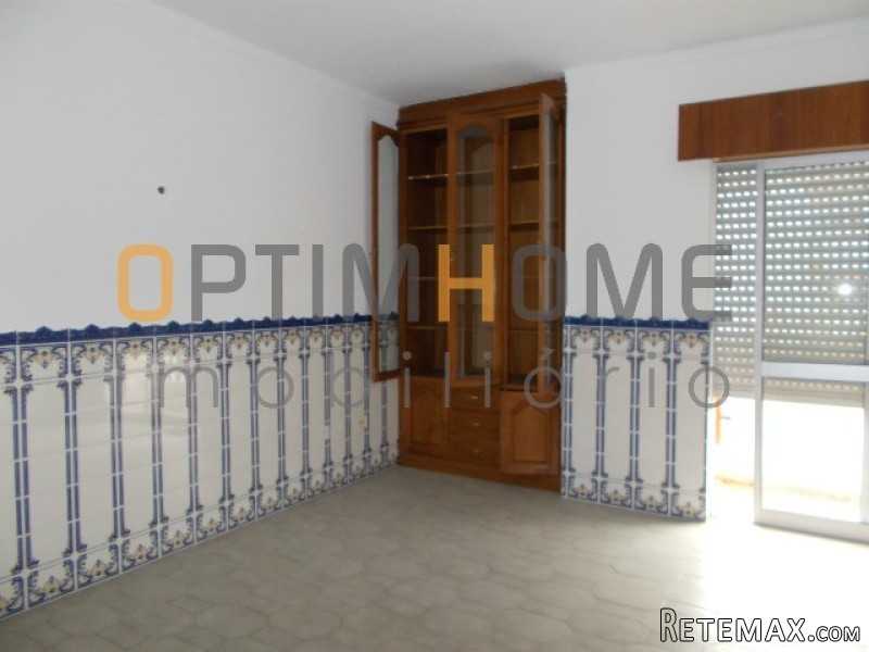 3 Bedrooms Flat For Sale - Santarem