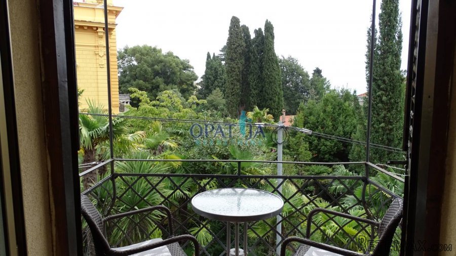 Opatija-jednosoban stan sa dnevnim boravkom i balkonom