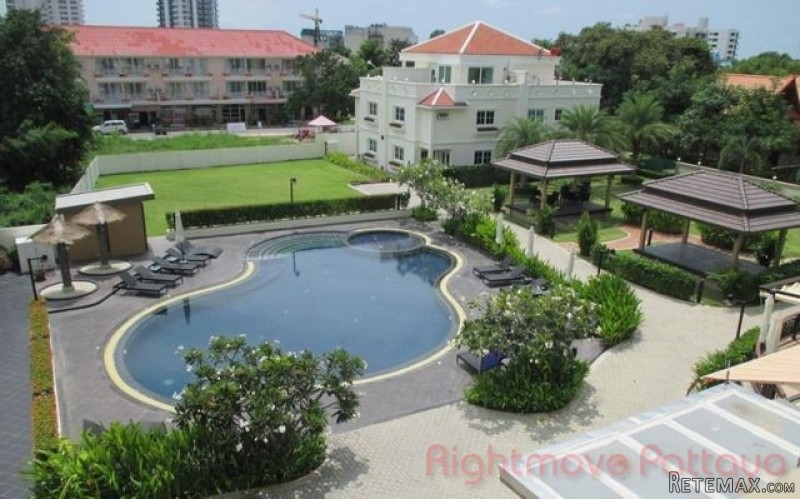 2 Bedroom Condo for sale in Pratumnak -..