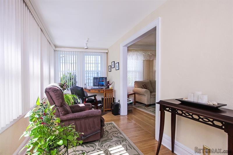 3 bedroom House For Sale: 607 Kimball.. - 2