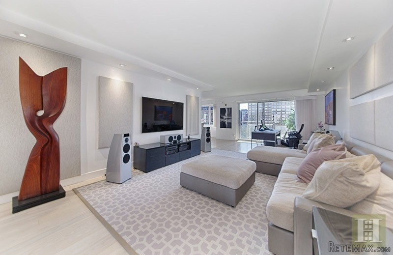 2 bedroom Apartment For Sale: 303 EAST..