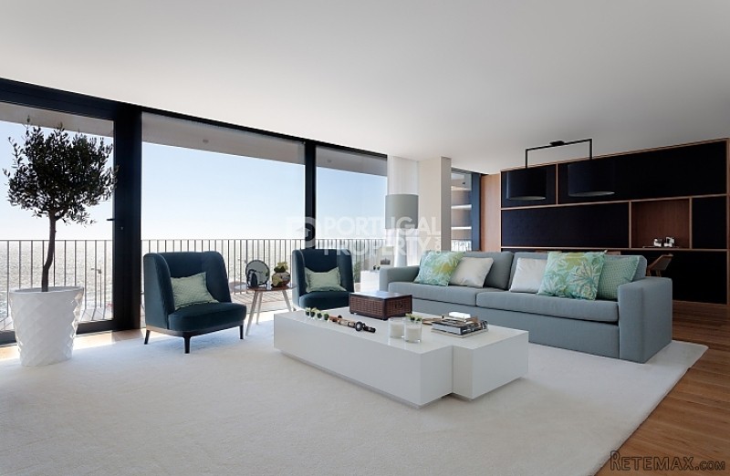 Contemporary Sea Front 3 Bedroom..