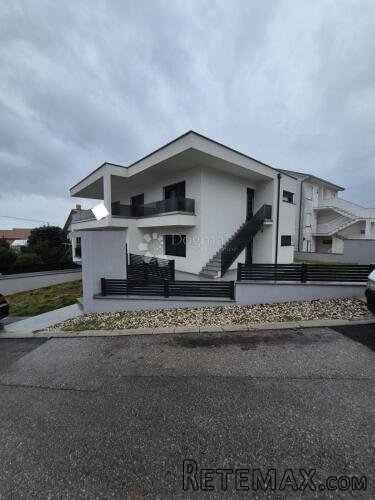 APARTMAN 103m2 prizemlje-novogradnja