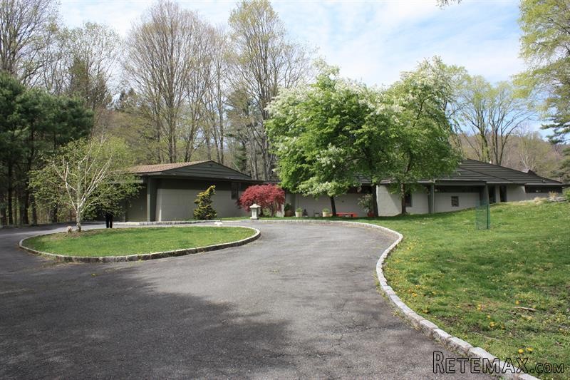 3 bedroom House For Sale: 67 Dean Road..