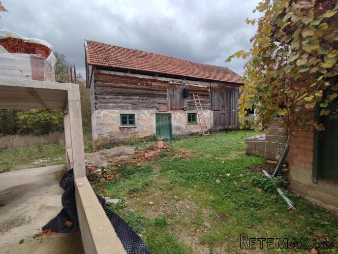 Lika,Brinje, kuće sa zemljištem 37250 m2 - 4