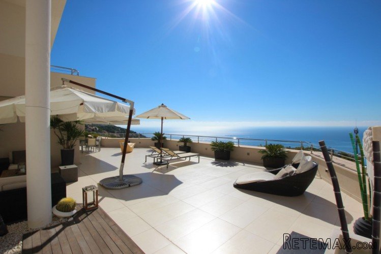 LUXURY APARTMENT WITH HUGE TERRACE!!!!!! Modern style..