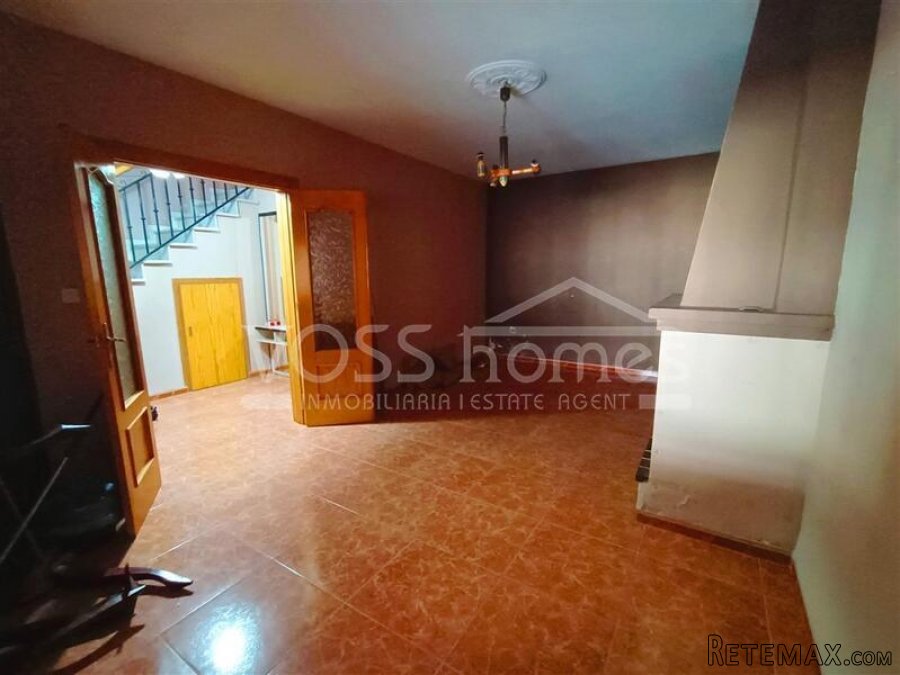 NEW LISTING TO VOSS HOMES - A large terraced house of 178m2.. - 4