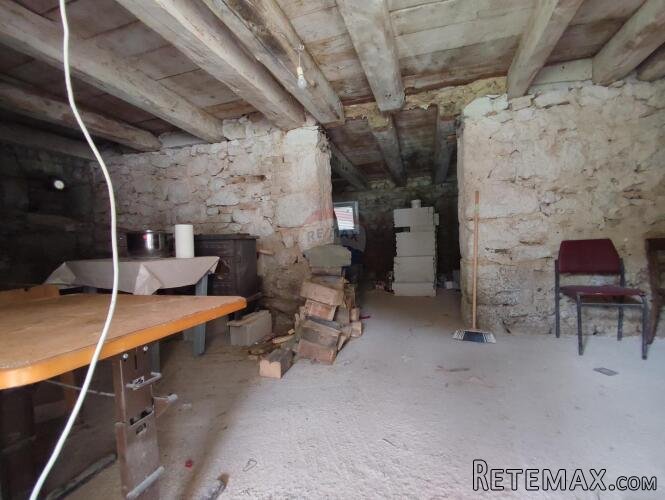 Lika,Brinje, kuće sa zemljištem 37250 m2 - 5