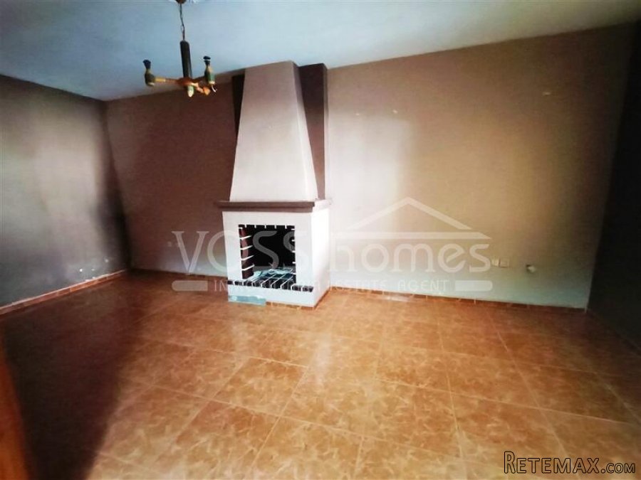 NEW LISTING TO VOSS HOMES - A large terraced house of 178m2.. - 5