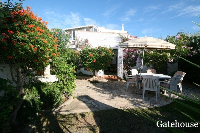 4 Beds Apartment For Sale In Quarteira..