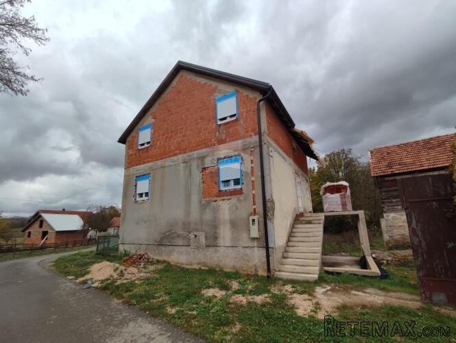 Lika,Brinje, kuće sa zemljištem 37250 m2 - 8