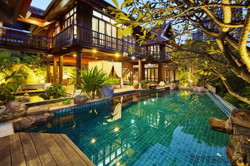 Authentic Bali style 3 plus bedroom..