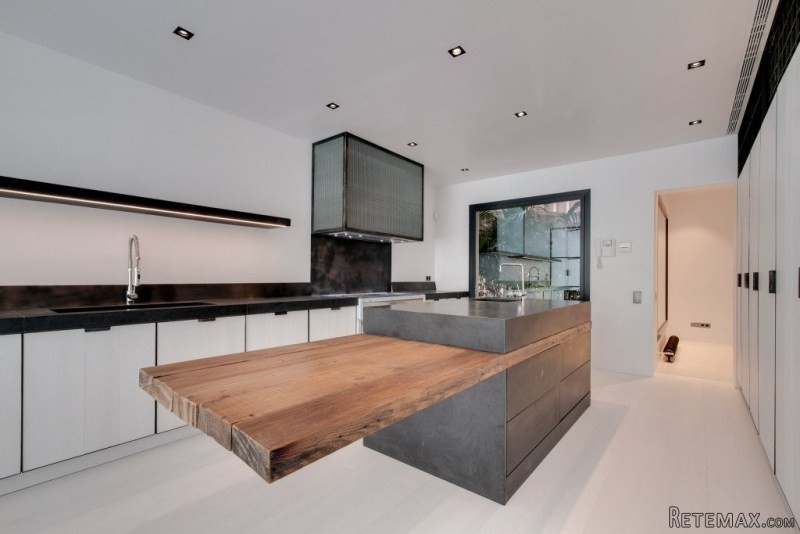 Eixample luxury property for sale steps..