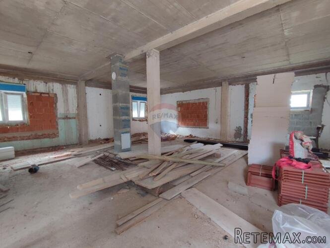 Lika,Brinje, kuće sa zemljištem 37250 m2 - 10