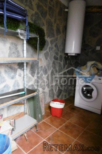 Light & airy 4 bed, 2 bath, 1st floor, ( no lift).. - 10