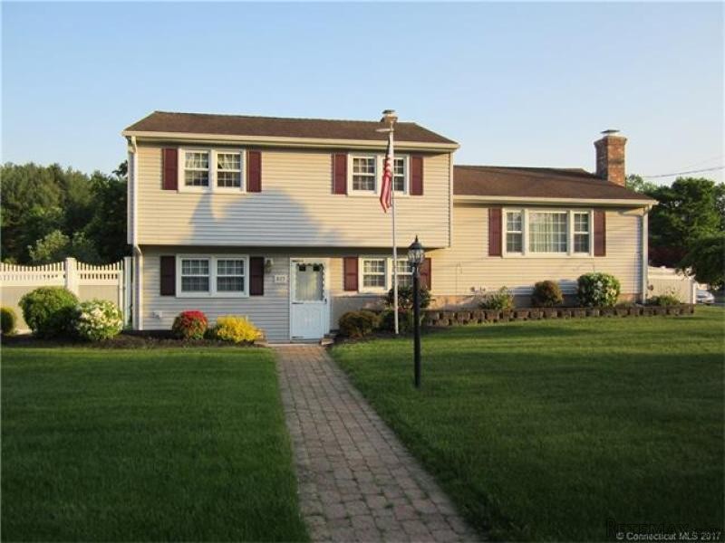 3 Bedrooms - Split Level - CT - For Sale - 2
