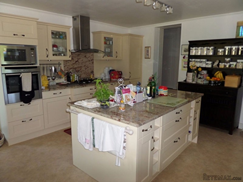 4 Bed Village House With Garden.. - 2