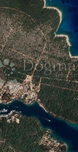 GRAĐEVINSKO ZEMLJIŠTE,HVAR - 2