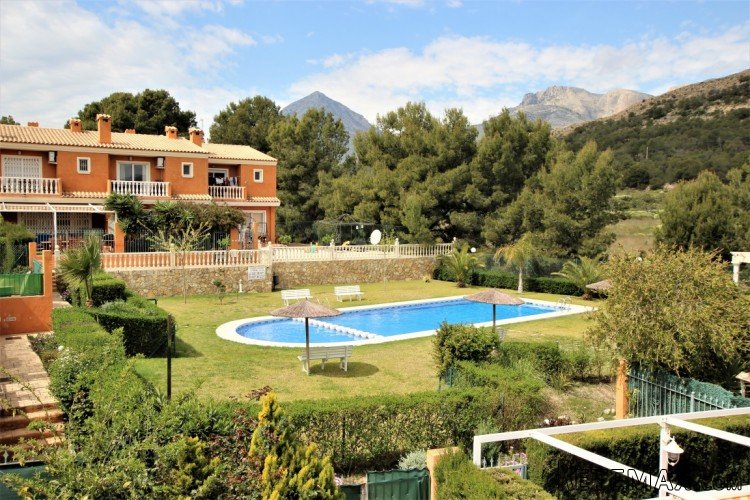 LOVELY CORNER TOWN HOUSE IN A QUIET AREA!!! The..