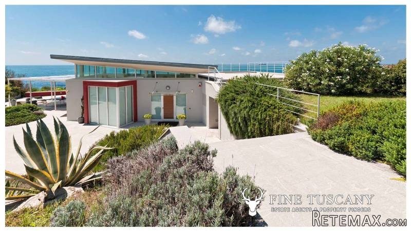 Luxury Seafront Villa for sale in.. - 2