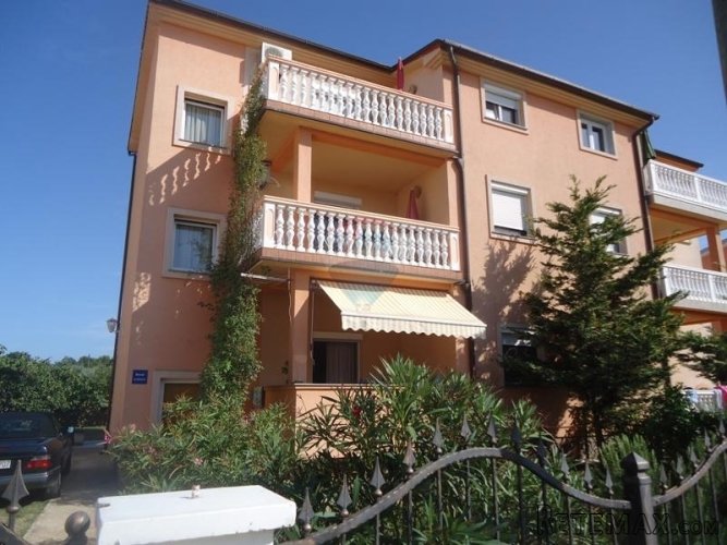 APARTMANSKA KUĆA U MEDULINU - 2