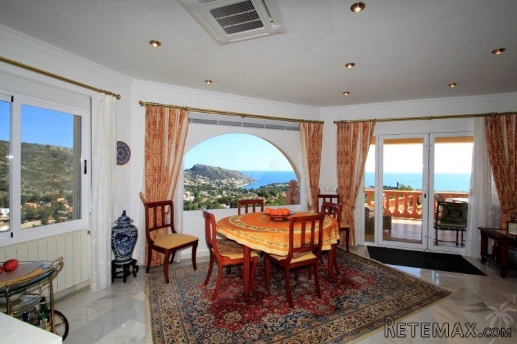 This superb sea view villa is distributed over two levels.. - 6
