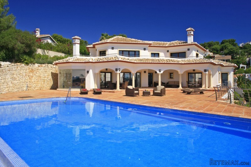 Luxury Villa with panoramic views in..
