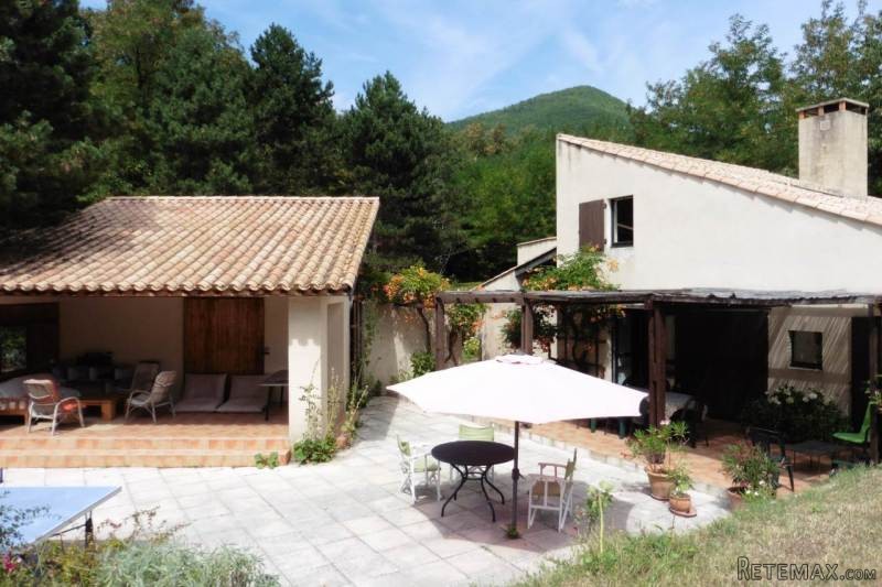 Well Renovated Stone House With Garden..