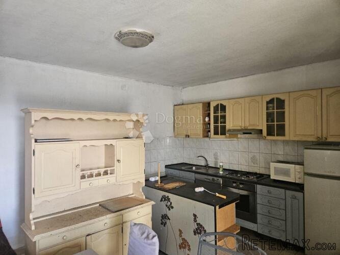 Kuća za renovaciju i velikom okućnicom s otvorenim pogledom - 2