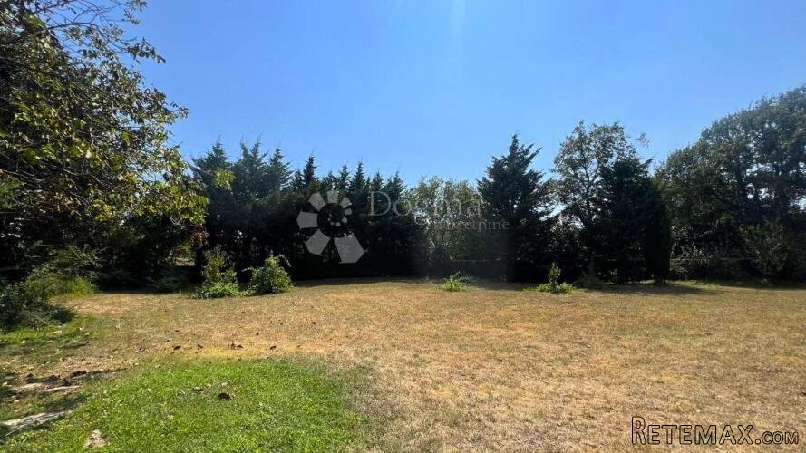 ODLIČNO GRAĐEVINSKO ZEMLJIŠTE NA ATRAKTIVNOJ LOKACIJI! - 2