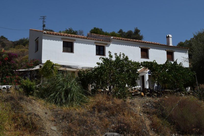 Country Houses for Sale in Comares.. - 2