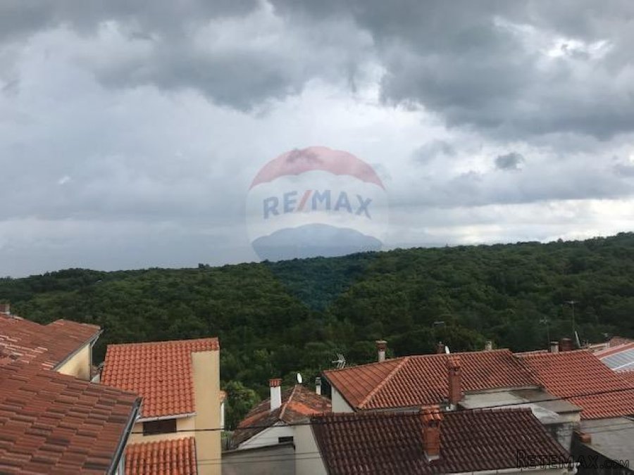 Otok Krk, Dobrinj, autohtona samostojeća kuća, 150 m2, s pog