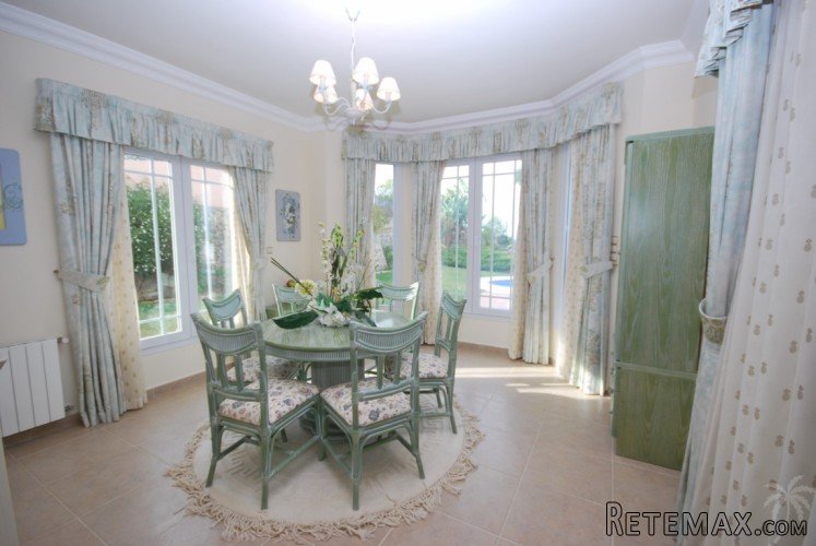 Luxury villa (2001) on a very large plot with lots of.. - 6